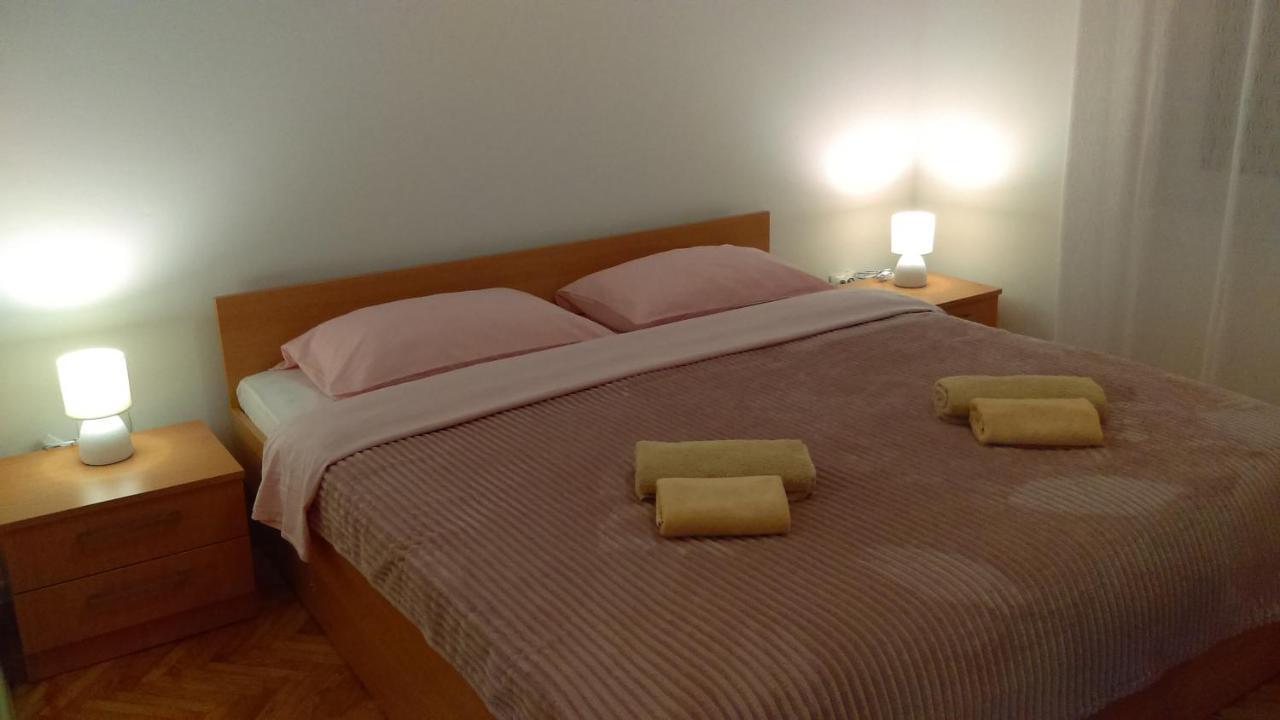 Apartman Borna Starigrad Paklenica Exterior foto